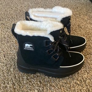 Brand new women’s waterproof Sorel Tivoli IV Boots